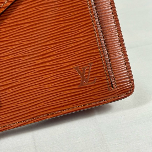 Louis Vuitton Sellier Dragonne Epi Clutch Sold - Picture 2 of 16